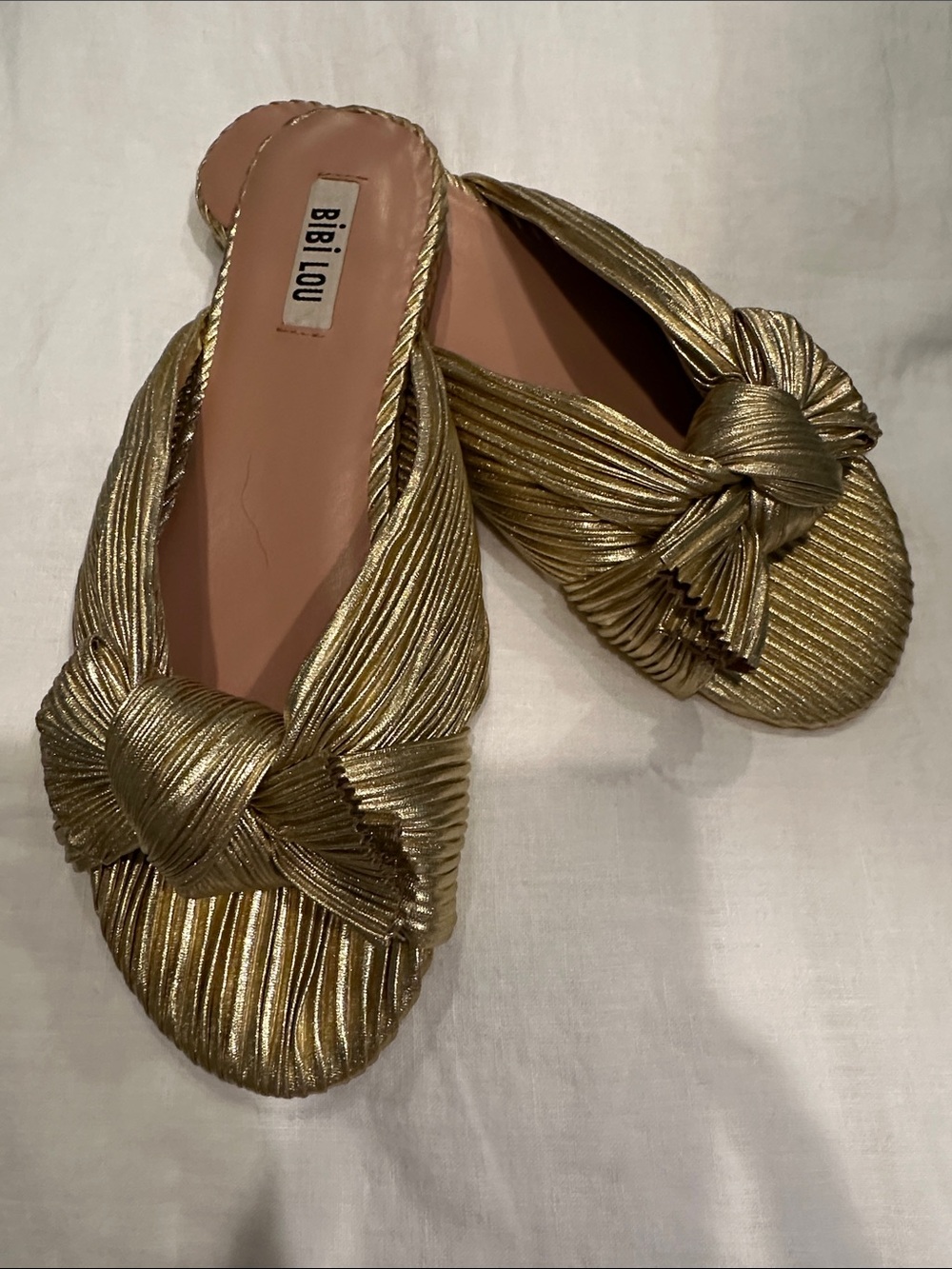 Bibi Lou gold flats NWT 8 38